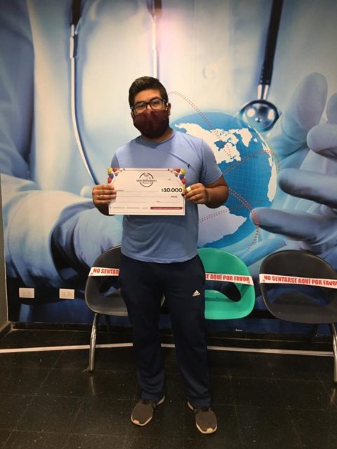 Esteban, ganador de los $10.000 del sorteo de @ClubSanBernardo